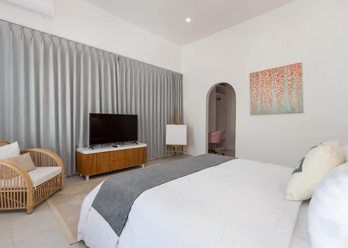 Weiss Berawa Villa Canggu