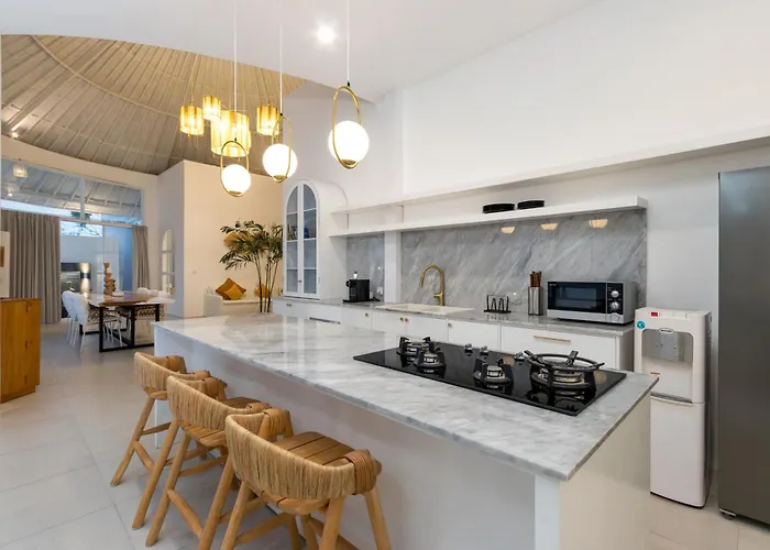 Villa Weiss Berawa Canggu