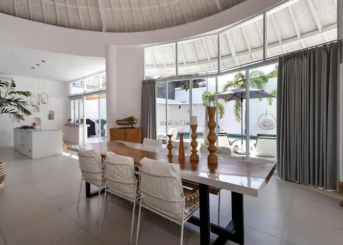 Weiss Berawa Villa
