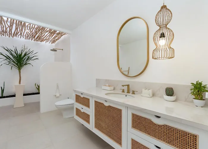 Weiss Berawa Villa Canggu