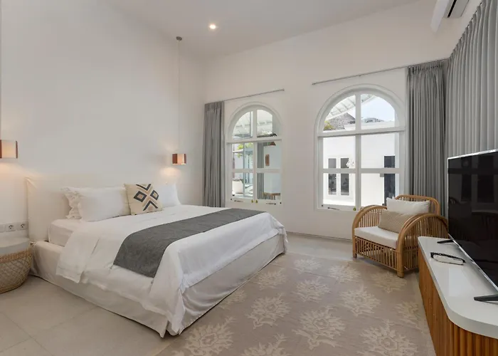 Weiss Berawa Villa *